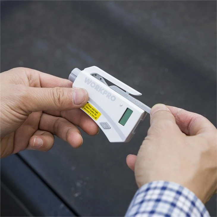 Multi Purpose Emergency Tool For Car